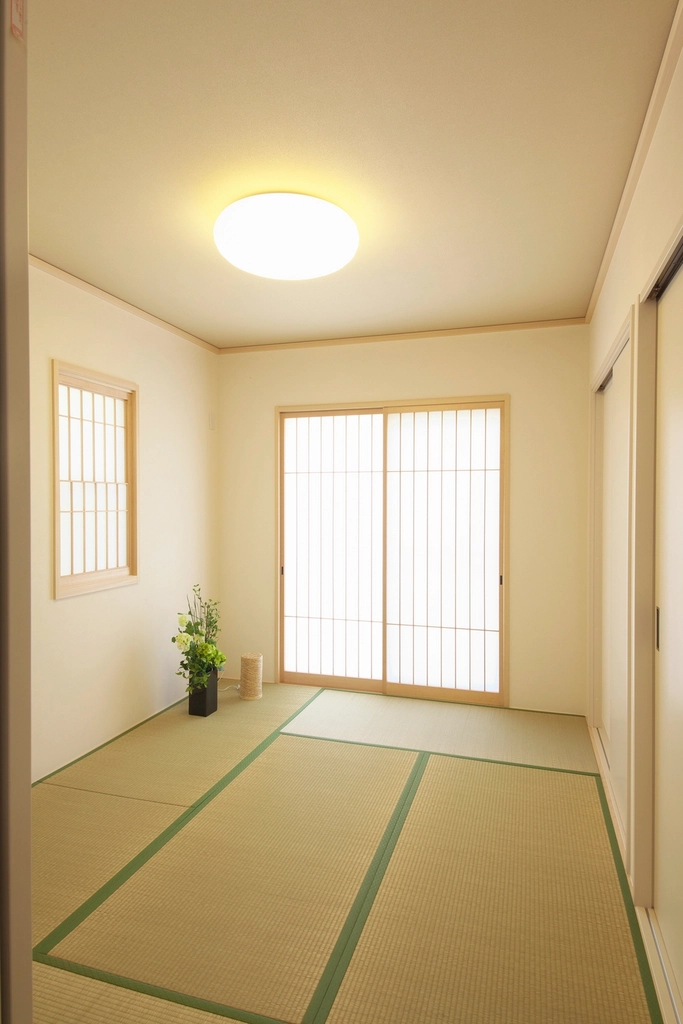 障子越しの光が入る客室